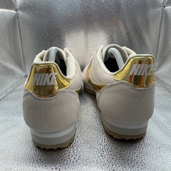 Size 12‎ Nike Cortez Womens White Metallic Swoosh Suede Sneaker 902856-013 - Picture 2 of 11